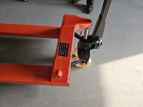 Xe nâng 2 tấn NITTO, Xe nâng tay 2 tấn, Xe nâng hàng 2 tấn, Xe nâng thuỷ lực 2 tấn, Xe nâng Kenbo 2t, Xe nâng hai càng 2 tấn, Xe nâng Palet 2 tấn, Xe nâng Pallet 2 tấn