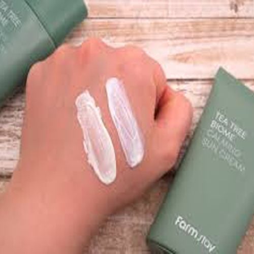  Kem chống nắng dịu nhẹ tinh chất Tràm trà Farmstay Tea Tree Biome Calming Sun Cream 