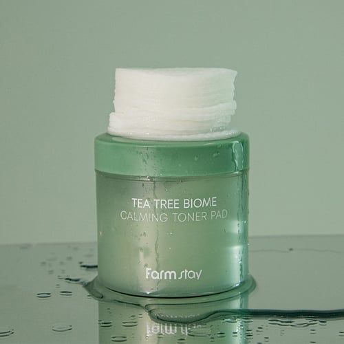  Bông nước hoa hồng giúp da căng bóng Tràm Trà Farmstay Tea Tree Biome Calming Toner Pad 