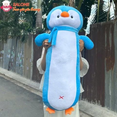  Gấu bông cánh cụt đeo khăn 