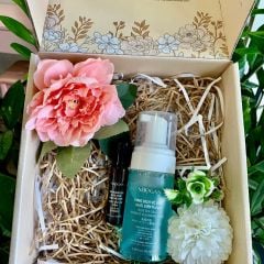 (Set Quà Đặc Biệt) Bộ đôi thơm mát - Serum Khử Mùi Ngừa Thâm Nách Và Chân & Dung Dịch Vệ Sinh Muối Biển Xanh SHeGAN