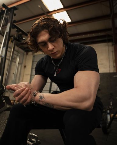  GYMSHARK Element Baselayer T-SHIRTS / Black - Red 