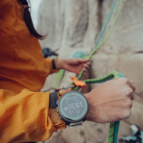  Đồng Hồ GPS Suunto Vertical Solar Viền Titanium Đen 49mm, Dây Silicone - Solar Sand 