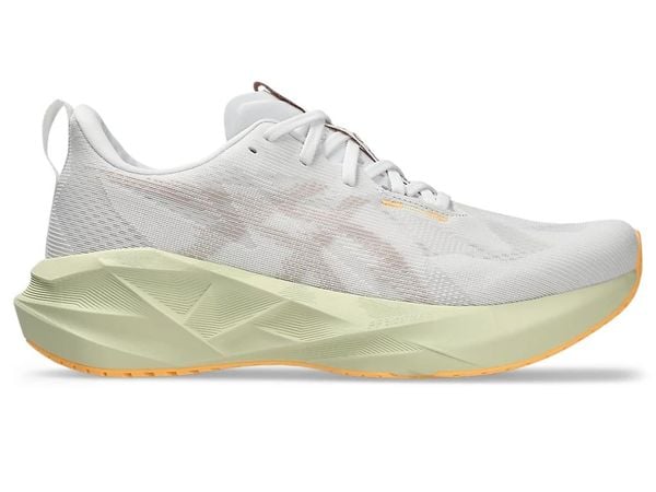  Giày Chạy Bộ Nam Asics Novablast 5 - White/Fawn 