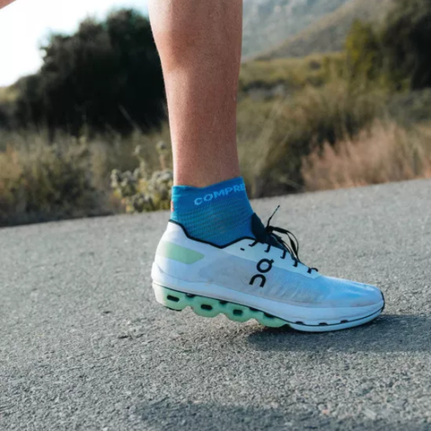  Tất Chạy Bộ Compressport Pro Racing Socks V4.0 Run Low - Niagara Blue/White 