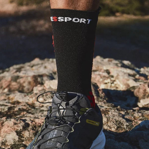  Tất Chạy Trail Compressport Pro Racing Socks v4.0 - Black/Red 