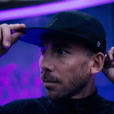  Nón Chạy Bộ Compressport 5 Panel Light Cap - BLACK/AURORA 