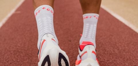  Vớ thể thao Compressport Pro Marathon Socks V2.0 - Fluo Red/White 