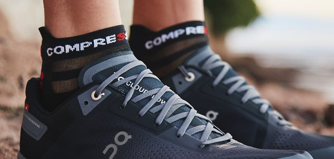  Vớ Chạy Bộ Compressport Pro Racing Socks v4.0 Ultralight Run Low - Black/ Red 