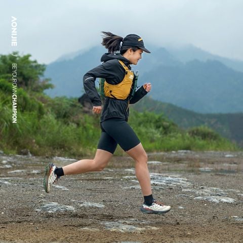  Vest Nước Chạy Bộ Aonijie C9116 Trail Running 10L - Xanh Lá Vàng 