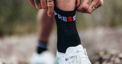  Vớ thể thao Compressport Ultra Trail Low Socks T2 BLACK/RED 