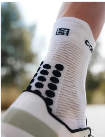  Vớ Thể Thao Compressport Pro Racing Socks v4.0 Run High - White/Black 