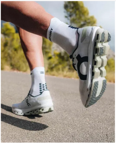  Vớ Thể Thao Compressport Pro Racing Socks v4.0 Run High - White/Black 
