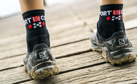  Vớ thể thao Compressport Ultra Trail Low Socks T2 BLACK/RED 