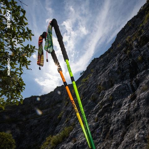  Gậy Chạy Trail Aonijie E4204 Carbon Trekking Pole - Xanh Lá 