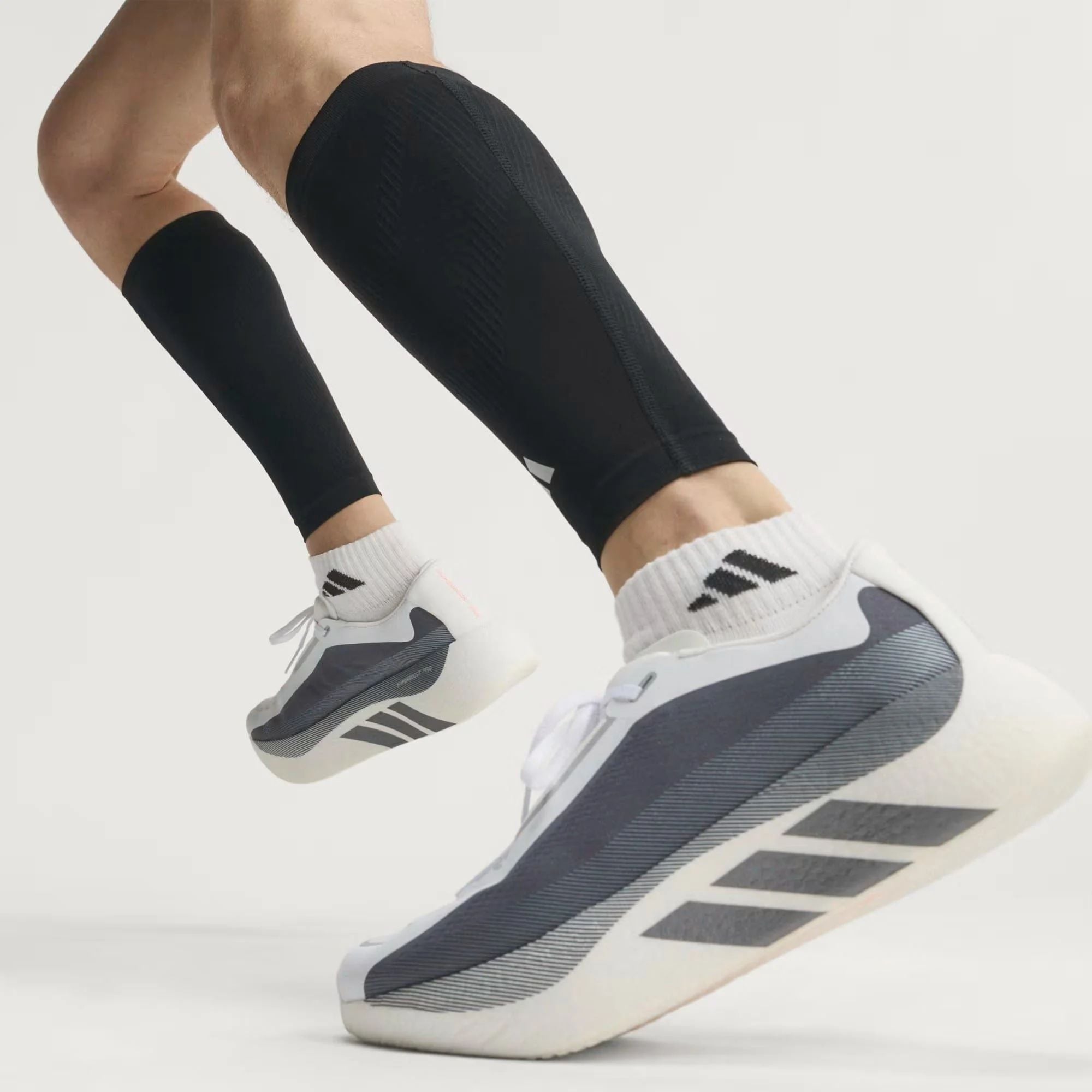  Giày Chạy Bộ Nam Adidas Hyperboost Edge - Cloud White / Aurora Onix / Solar Turbo 