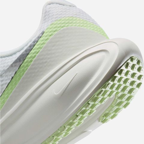  Giày Chạy Bộ Nữ Nike Revolution 8 - White/Barely Volt/Volt/Metallic Silver 