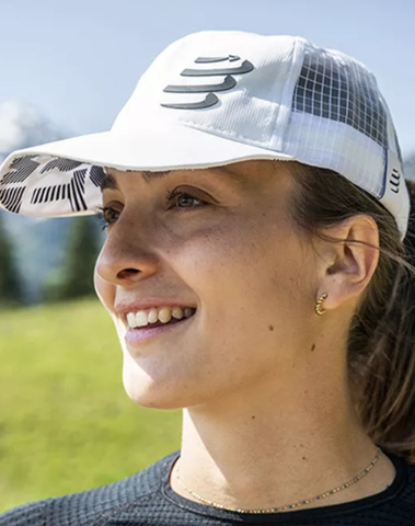  Nón Chạy Bộ Compressport Racing Trucker Cap - White 