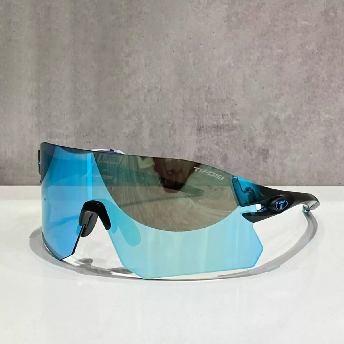  Kính Thể Thao Tifosi Rail - Crystal Blue 