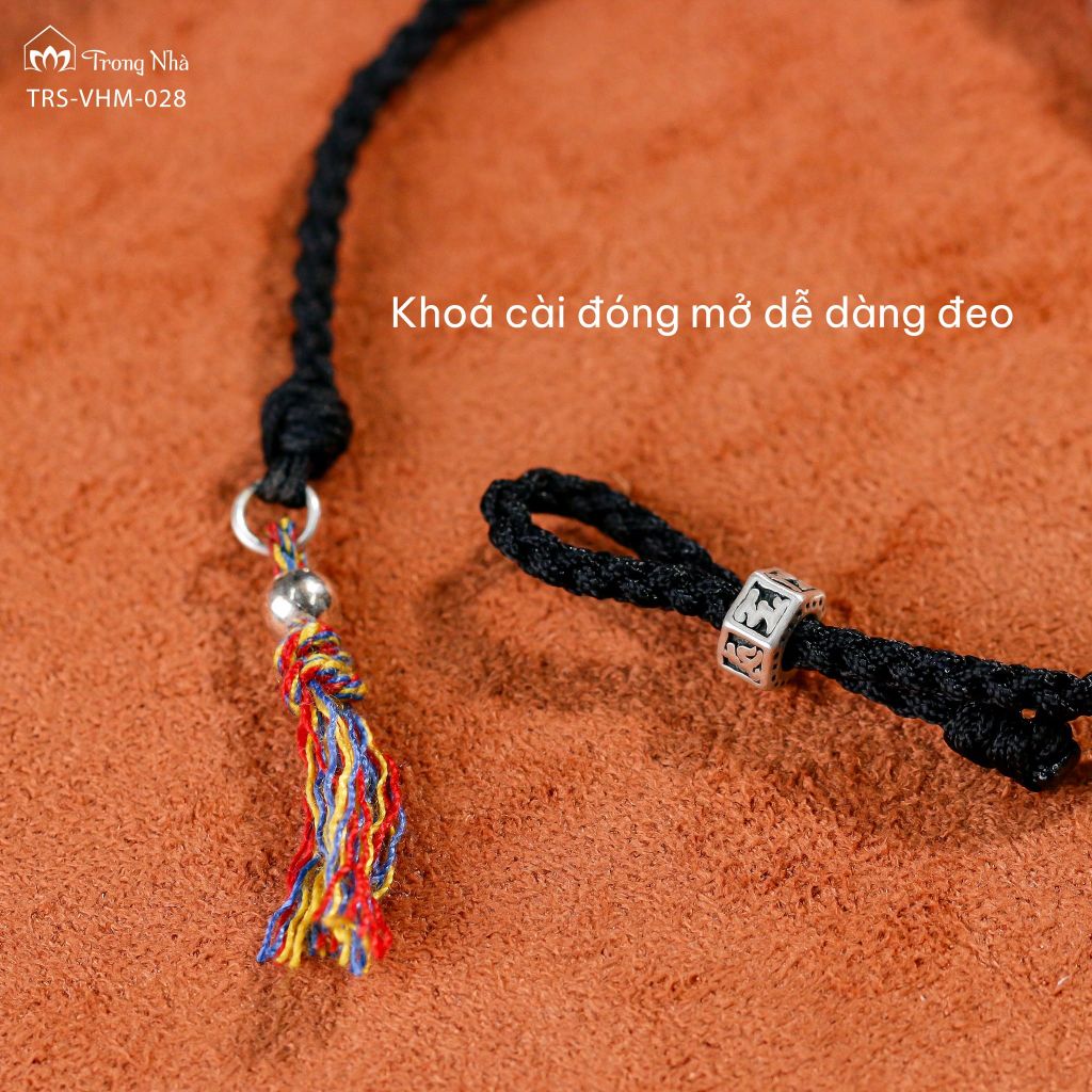 Vòng tết dây trụ Om mani padme hum ( TRS VHM 028 )