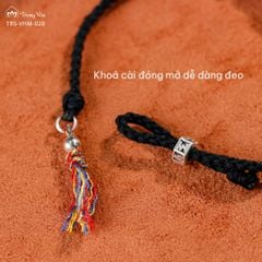 Vòng tết dây trụ Om mani padme hum ( TRS VHM 028 )