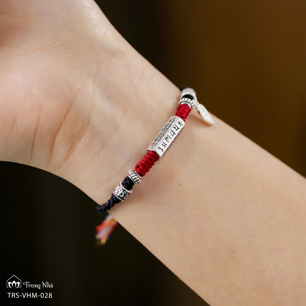 Vòng tết dây trụ Om mani padme hum ( TRS VHM 028 )