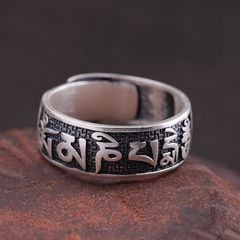 Nhẫn bạc khắc chú Om mani padme hum ( TRS NHAN 054 )