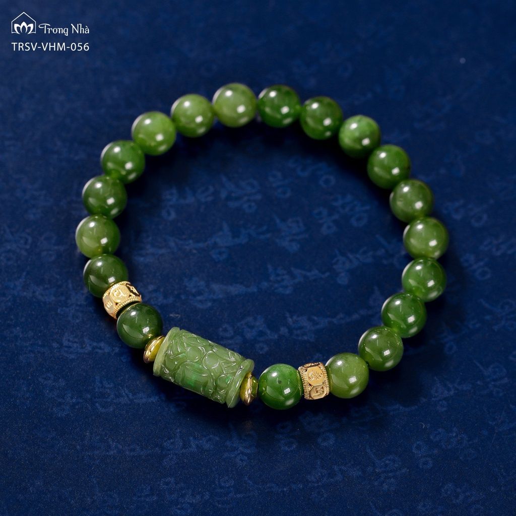 Vòng ngọc bích charm vàng om mani