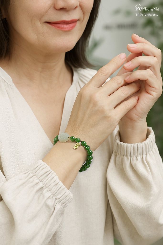 Vòng Ngọc bích charm ngọc khắc hình Phật ( TRSV VHM 037 )