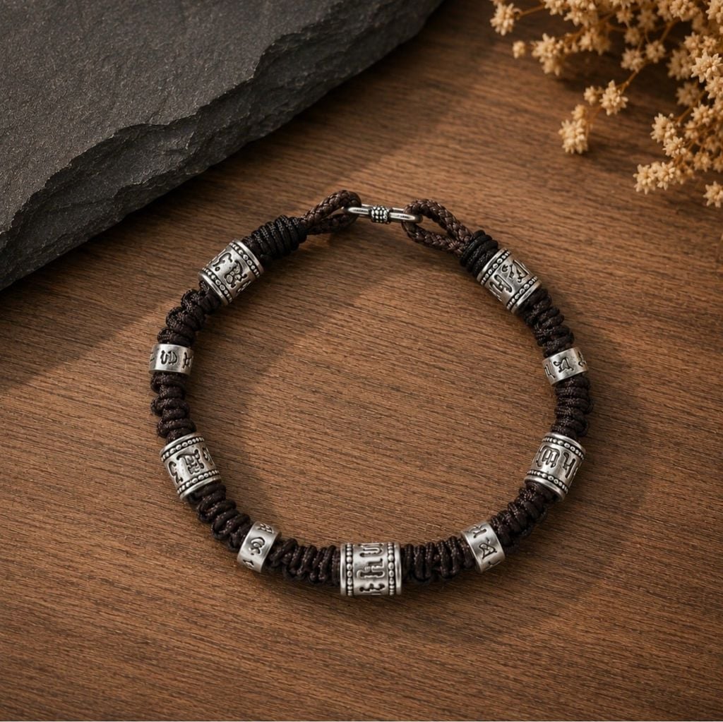 Vòng tay tết dây siêu biến chú Om Mani Padme Hum ( VHM 502 )