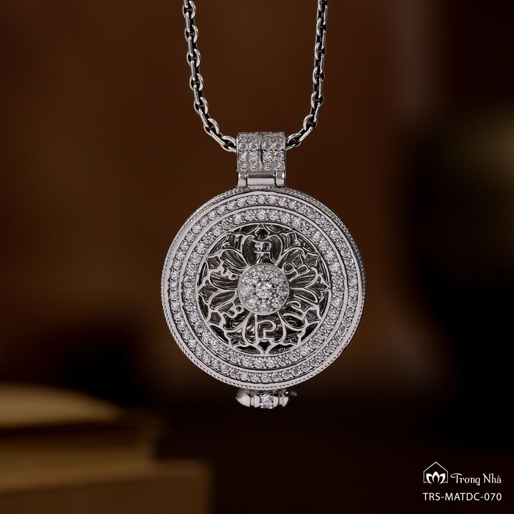 Mặt dây chuyền Ngài Thích Ca đính đá trắng ( matdc 070 )