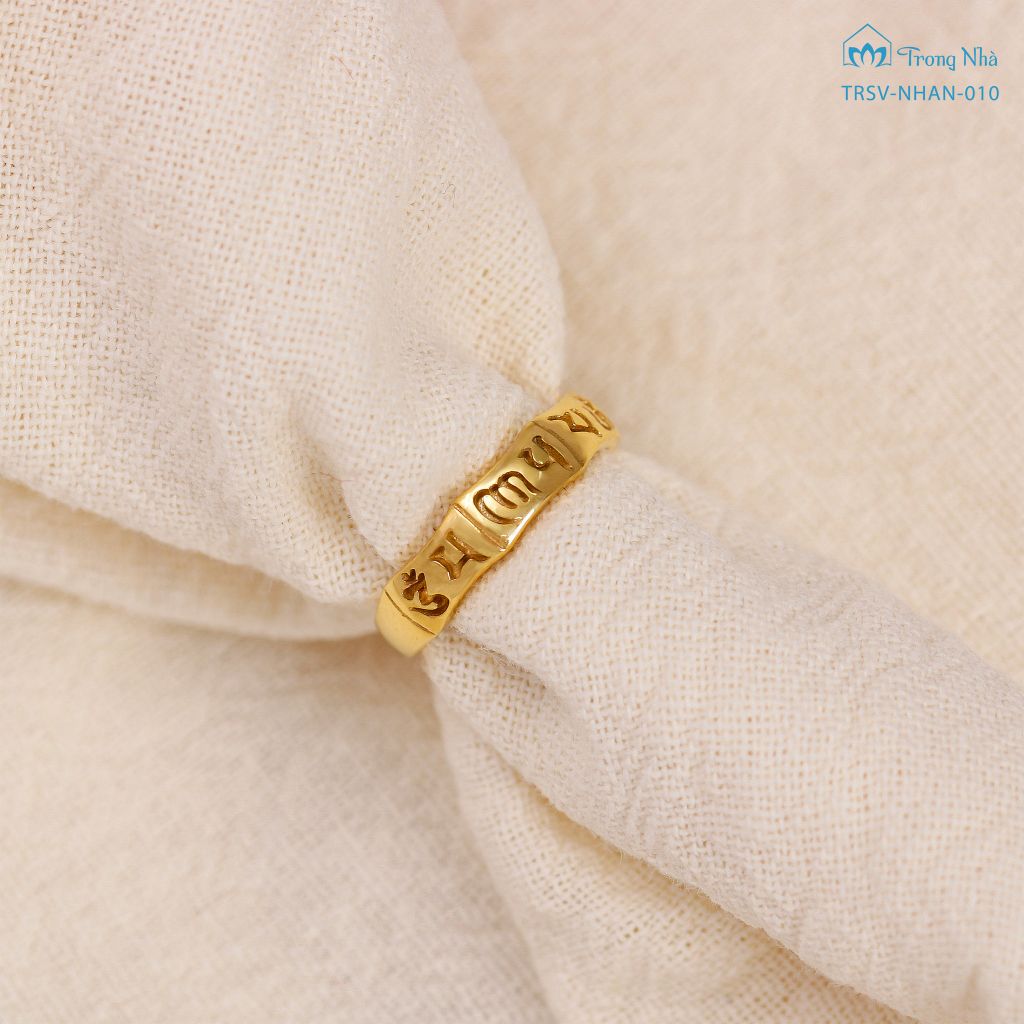 Nhẫn vàng khắc Tâm chú của Quán Thế Âm Bồ Tát - Om Mani Padme Hum (TRSV NHAN 010)