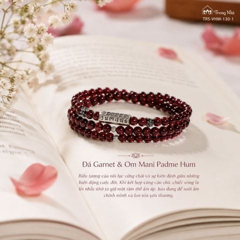 Vòng tay Hạnh Phúc  - Đá garnet 4 li cuốn 3 mix charm Om mani padme hum ( VHM 130-1 )