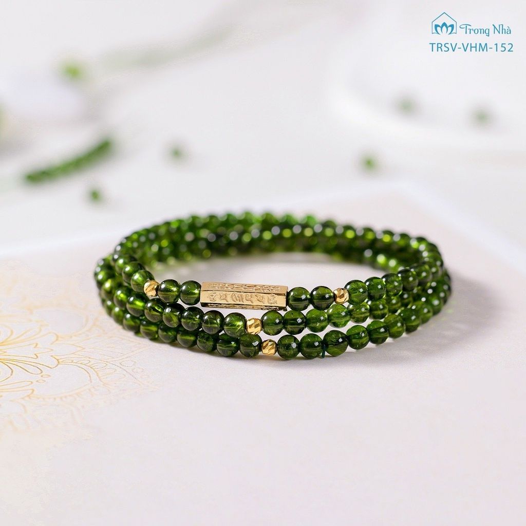 Vòng Diệu Tâm - đá Diopside cuốn 3 charm trụ Om Mani Padme Hum (  VHM 152)