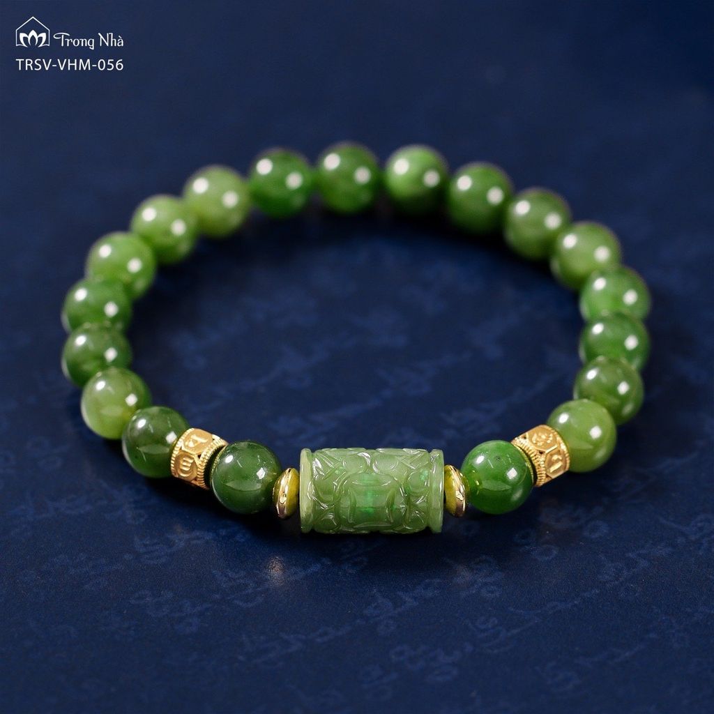 Vòng ngọc bích charm vàng om mani