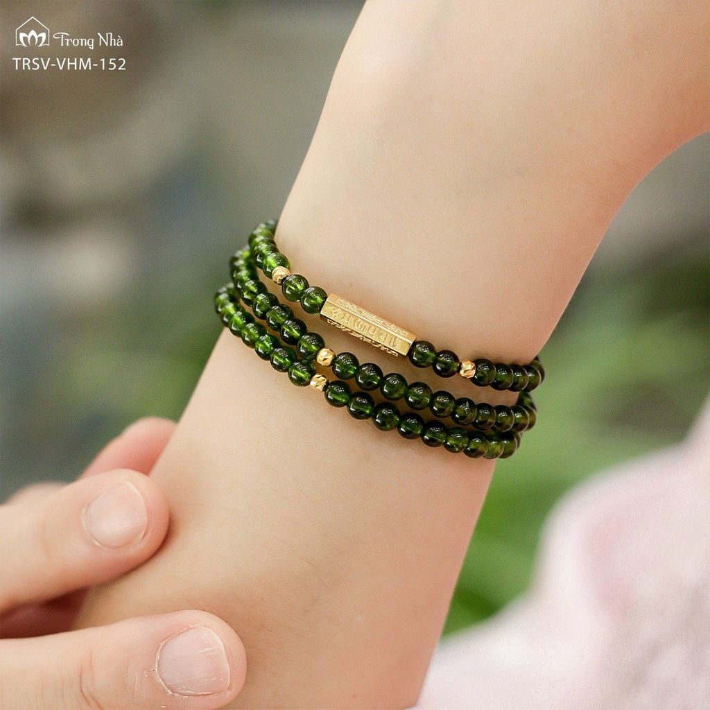 Vòng Diệu Tâm - đá Diopside cuốn 3 charm trụ Om Mani Padme Hum (  VHM 152)