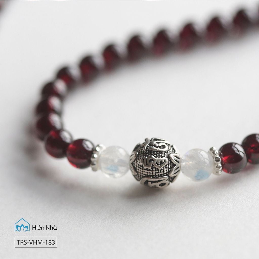 Tràng hạt Garnet 108 hạt 6li mix Moonstone charm Chày kim cang (TRS VHM 183)