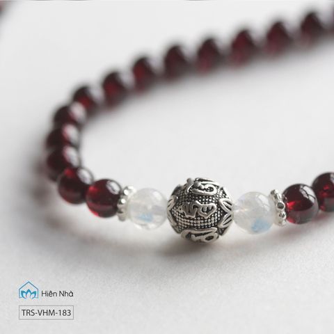 Tràng hạt Garnet 108 hạt 6li mix Moonstone charm Chày kim cang (TRS VHM 183)