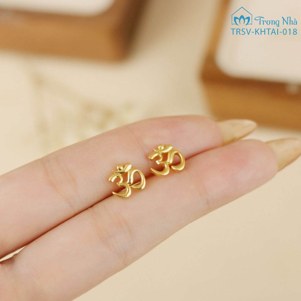Khuyên tai vàng chủng tự Om Bình An (TRSV KHTAI 038)
