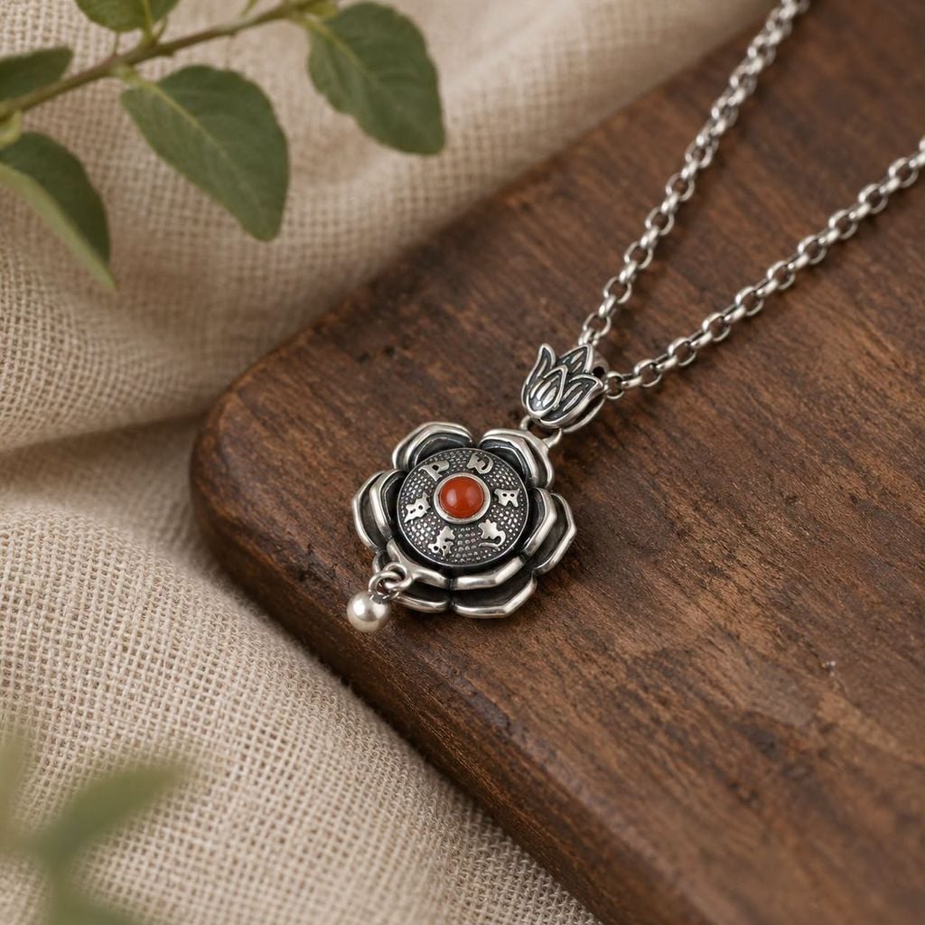 Mặt dây chuyền bạc hoa sen xoay khắc Om mani padme hum  (TRS MATDC 194)