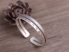 Vòng tay khắc Om mani padme hum và kinh bát nhã ( VONG 012 )