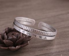 Vòng tay khắc Om mani padme hum và kinh bát nhã ( VONG 012 )