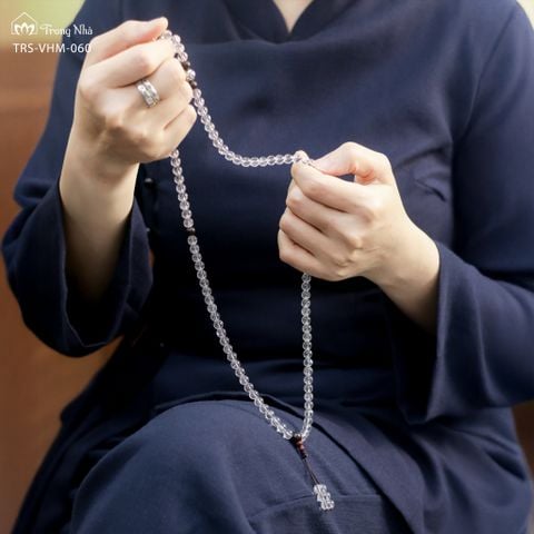 Tràng hạt Thạch anh trắng mix Tử đàn và charm Om Mani Padme Hum (TRS VHM 060 )
