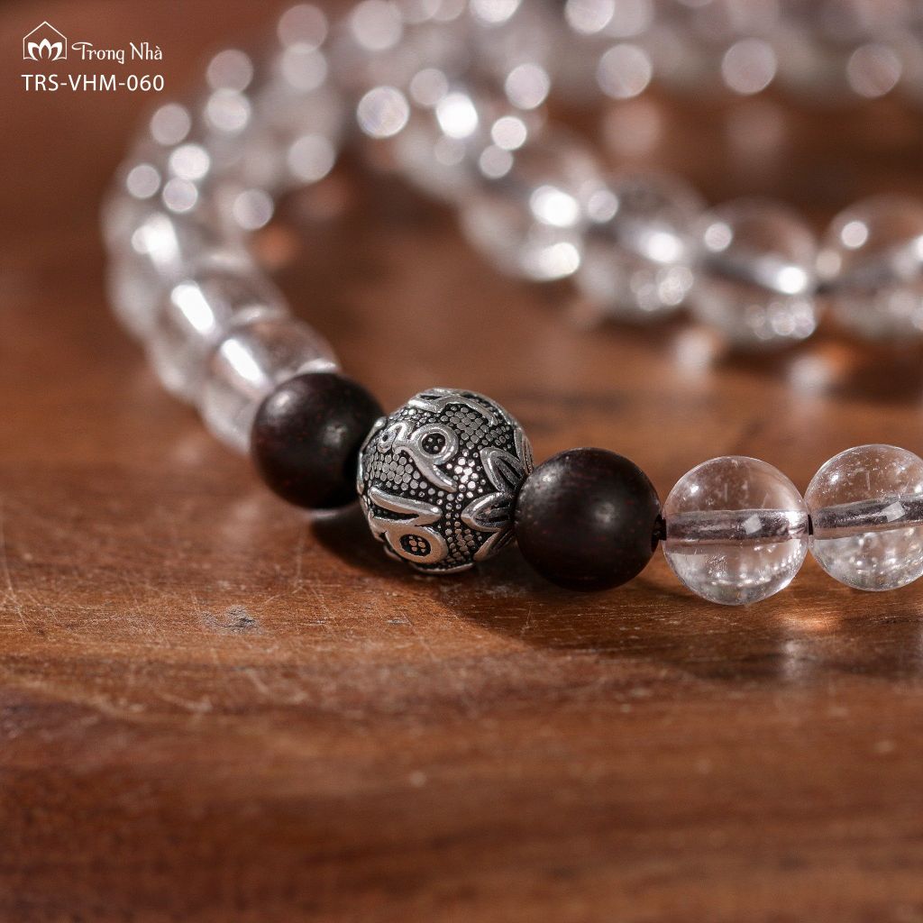 Tràng hạt Thạch anh trắng mix Tử đàn và charm Om Mani Padme Hum (TRS VHM 060 )