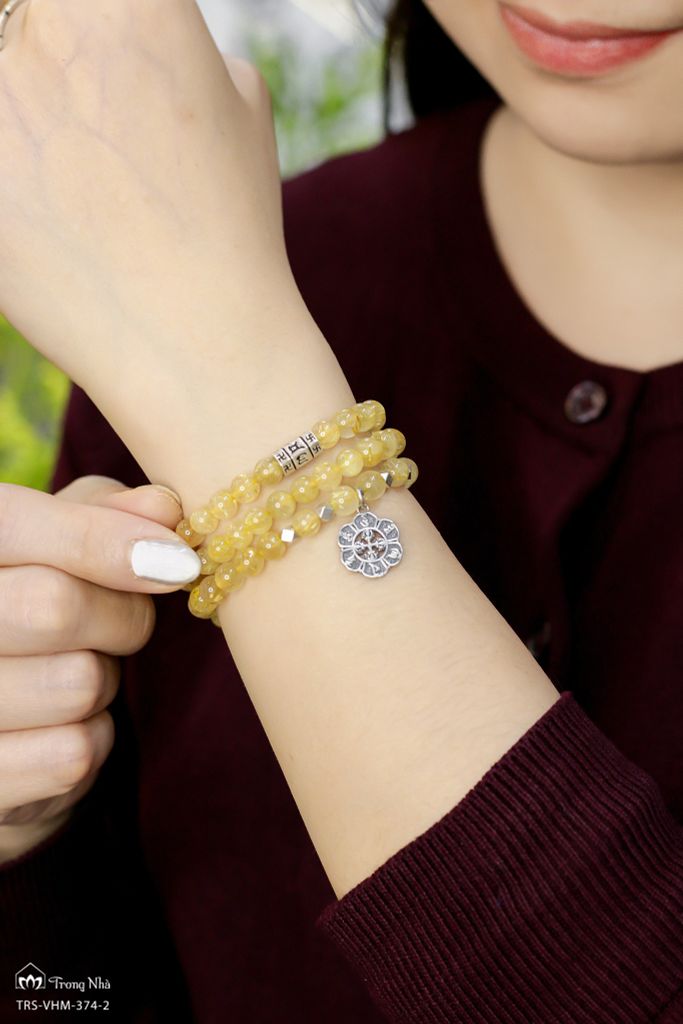 Vòng thạch anh tóc vàng cuốn 3 mix charm Om Mani Padme Hum (TRS VHM 324 2)