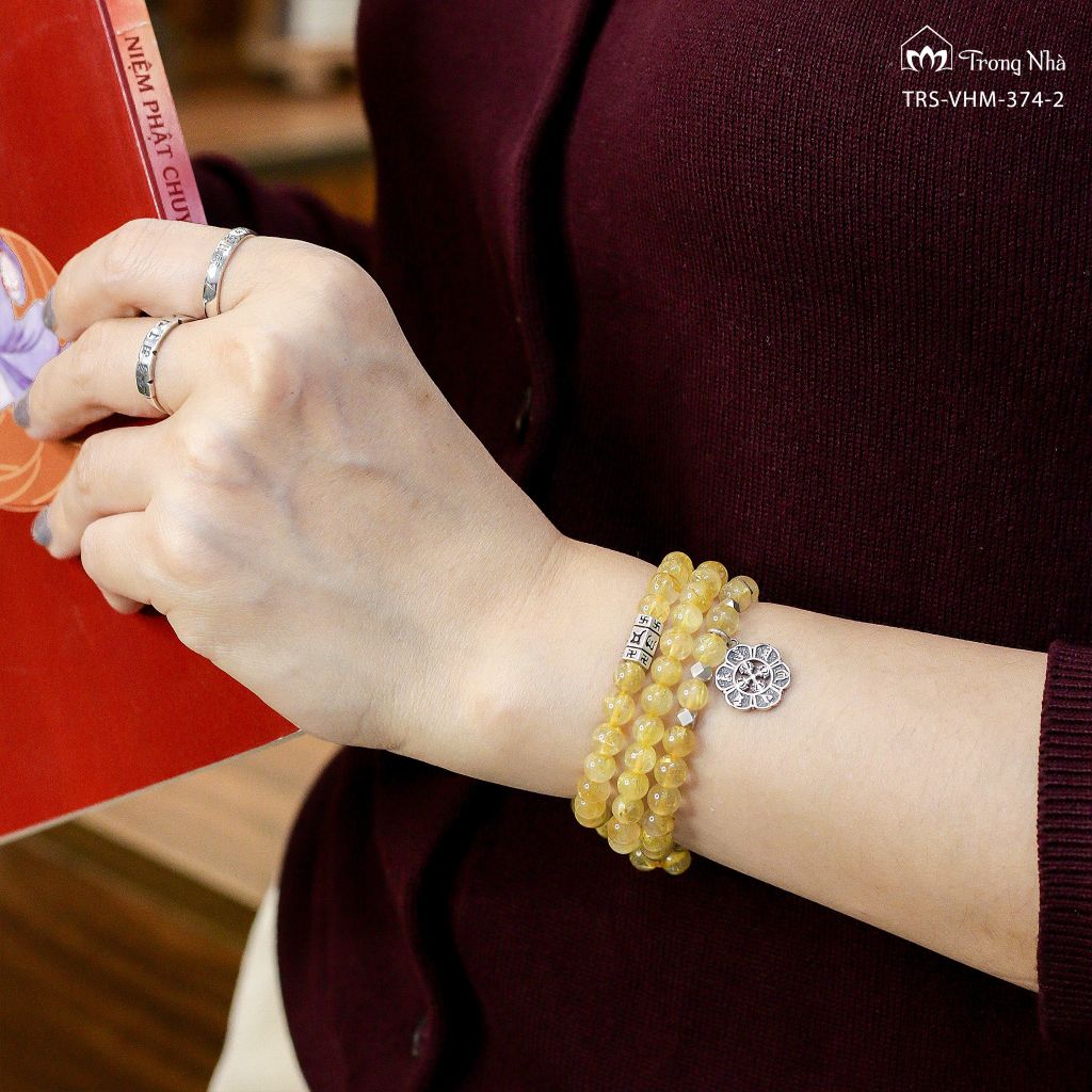 Vòng thạch anh tóc vàng cuốn 3 mix charm Om Mani Padme Hum (TRS VHM 324 2)