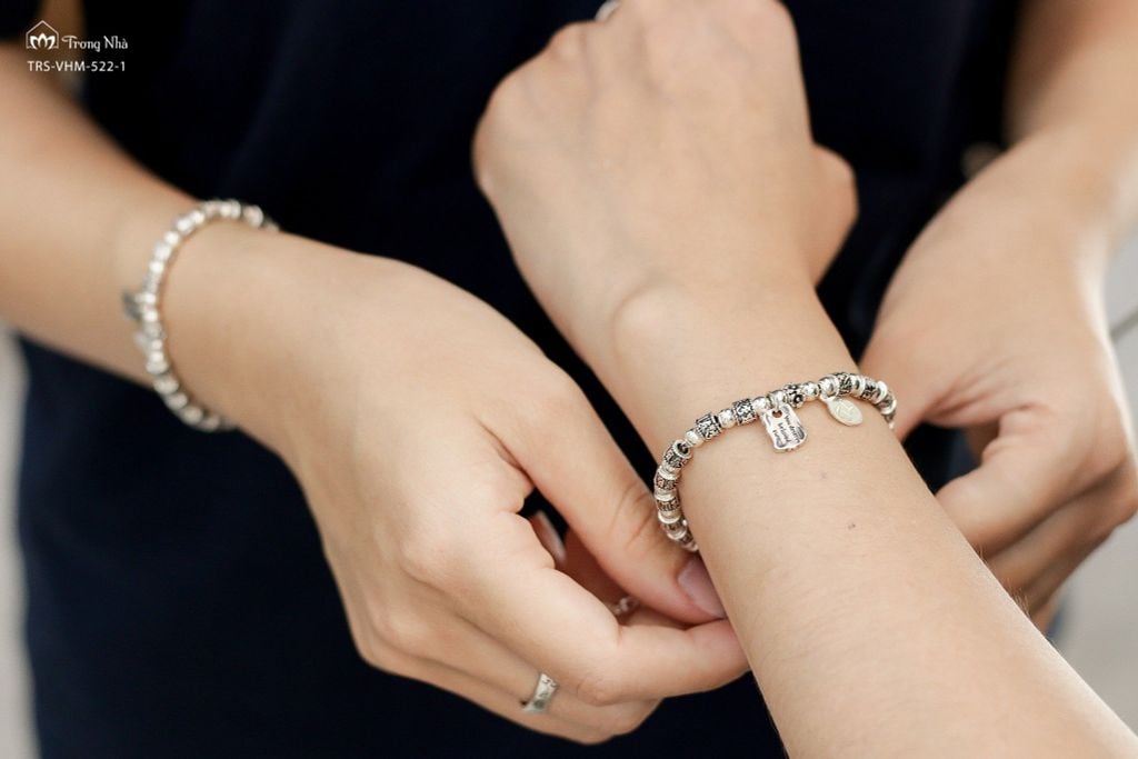 Lắc tay bạc handmade siêu biến chú - Vì bạn xứng đáng ( VHM 522-1)