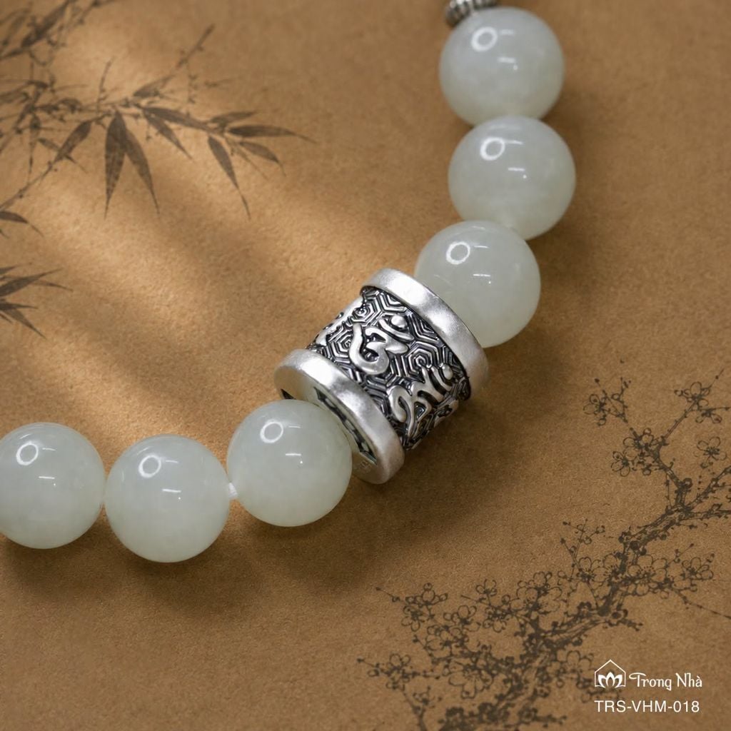 Vòng Ngọc hoà điền mix charm bạc Om mani ( TRS VHM 018 )