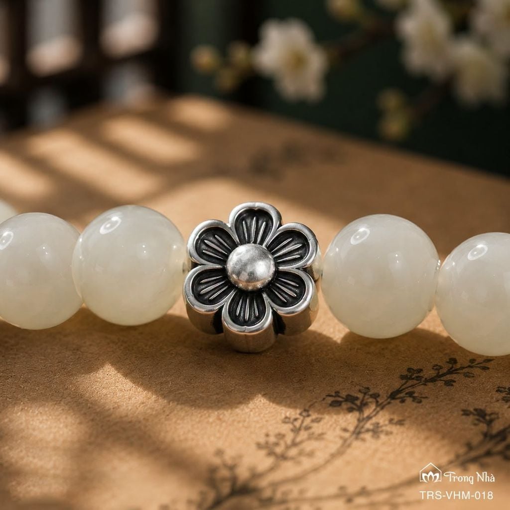 Vòng Ngọc hoà điền mix charm bạc Om mani ( TRS VHM 018 )