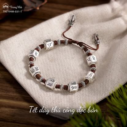 Vòng tết dây siêu biến chú khắc Om mani padme hum ( TRS VHM 031 )